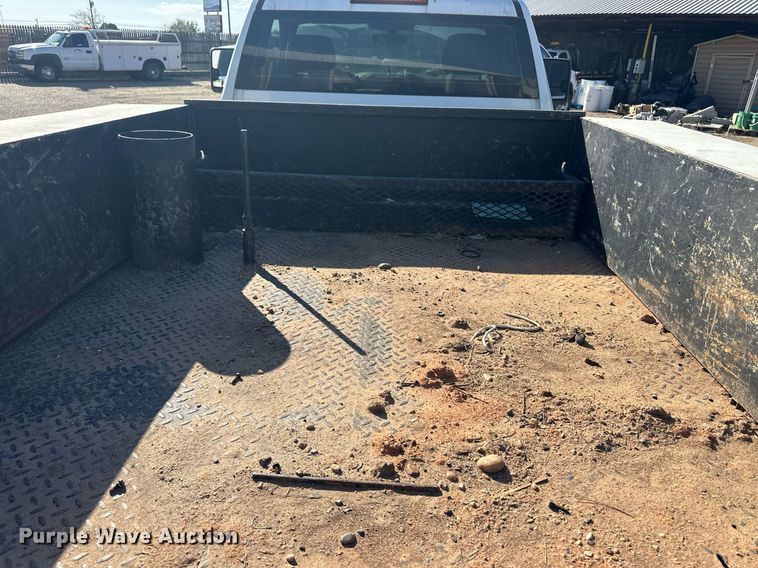 image for item EQ4604 2020 Chevrolet Silverado 3500HD flatbed pickup truck