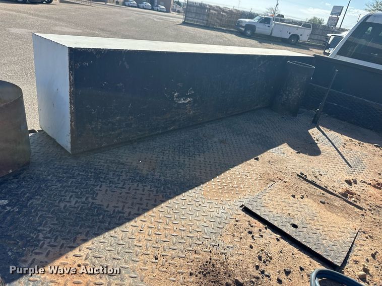 image for item EQ4604 2020 Chevrolet Silverado 3500HD flatbed pickup truck