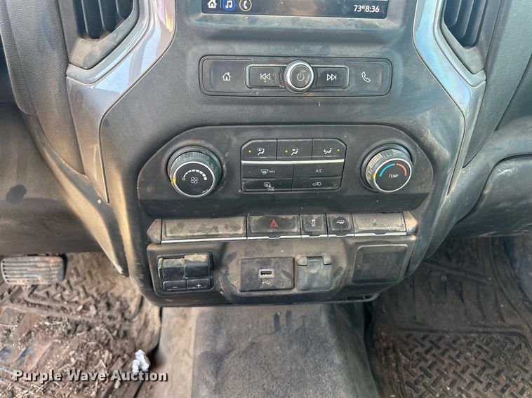 image for item EQ4604 2020 Chevrolet Silverado 3500HD flatbed pickup truck