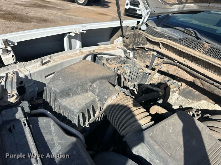 image for item EQ4604 2020 Chevrolet Silverado 3500HD flatbed pickup truck