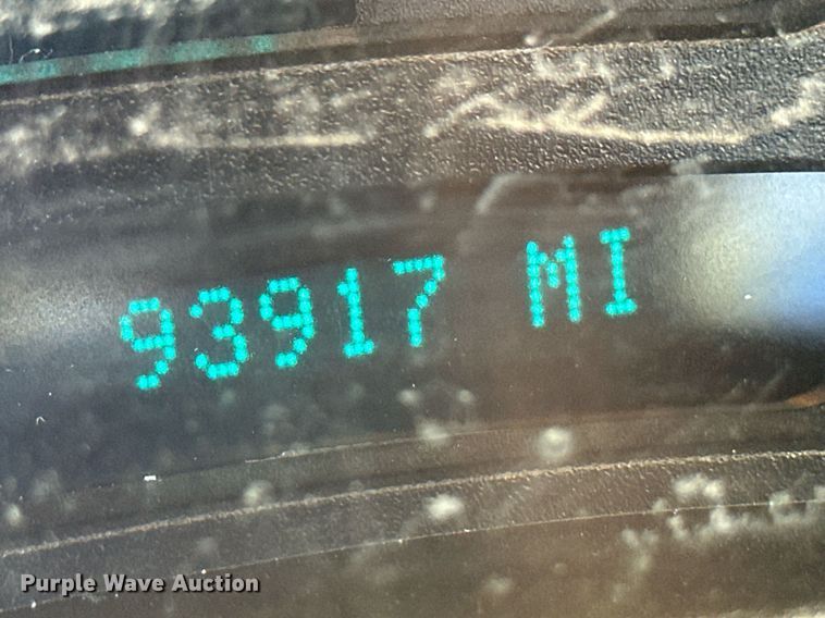 image for item EQ4605 2005 Chevrolet Silverado 3500HD utility bed pickup truck