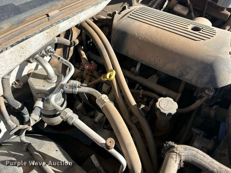 image for item EQ4605 2005 Chevrolet Silverado 3500HD utility bed pickup truck