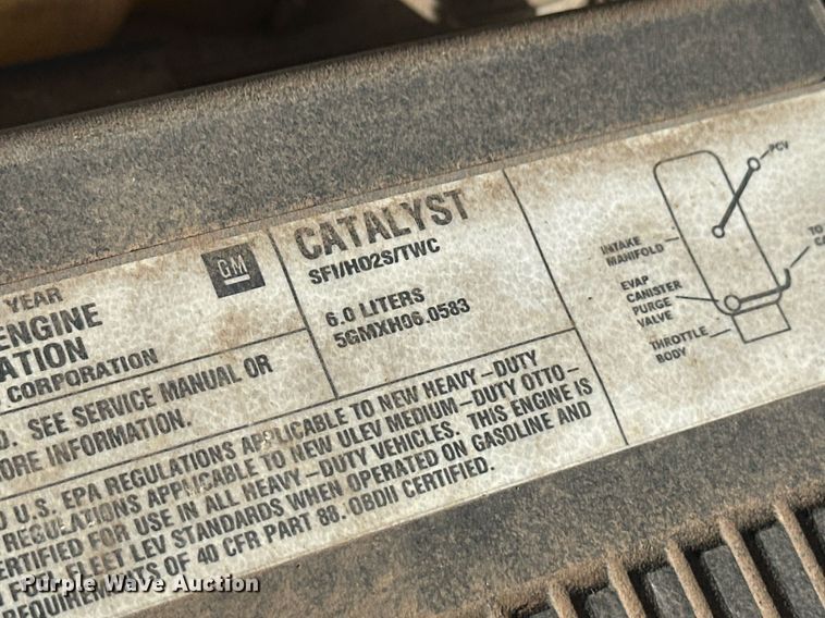 image for item EQ4605 2005 Chevrolet Silverado 3500HD utility bed pickup truck