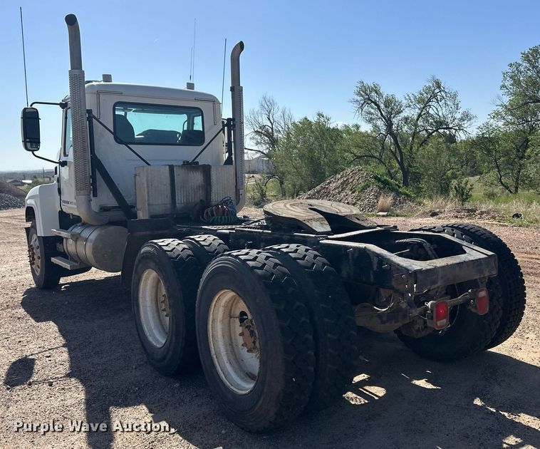 image for item EQ4610 2009 Mack CHU613 semi truck