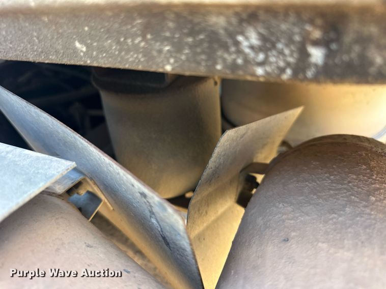 image for item EQ4610 2009 Mack CHU613 semi truck