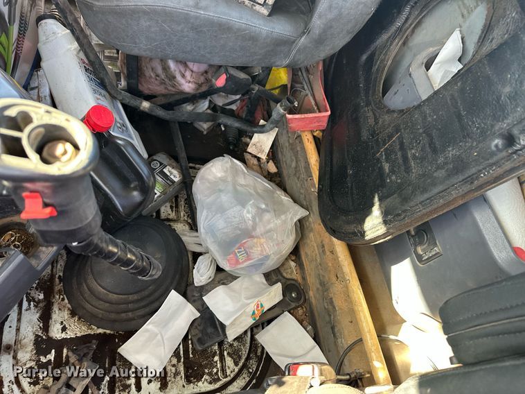 image for item EQ4610 2009 Mack CHU613 semi truck