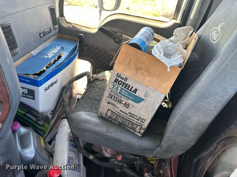 image for item EQ4610 2009 Mack CHU613 semi truck