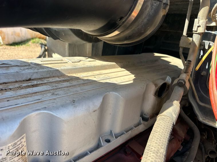 image for item EQ4610 2009 Mack CHU613 semi truck