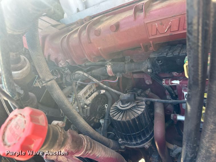 image for item EQ4610 2009 Mack CHU613 semi truck