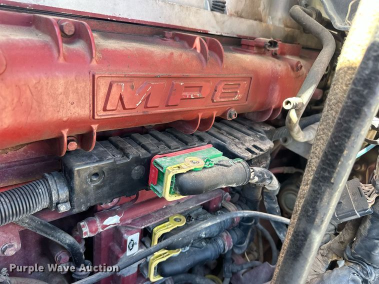 image for item EQ4610 2009 Mack CHU613 semi truck