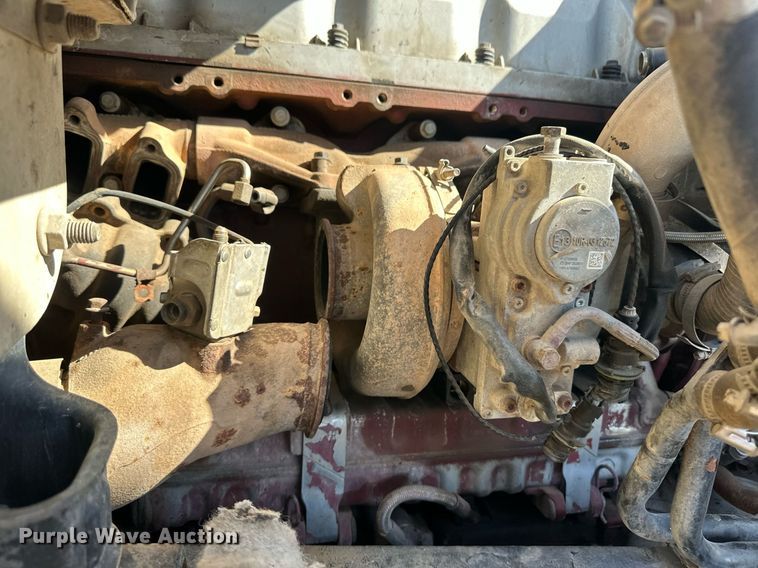 image for item EQ4610 2009 Mack CHU613 semi truck