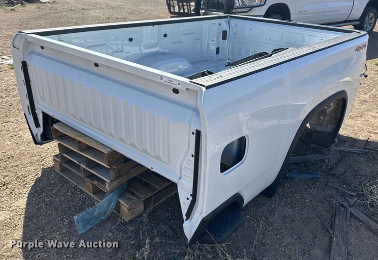image for item EQ4611 Pickup truck bed