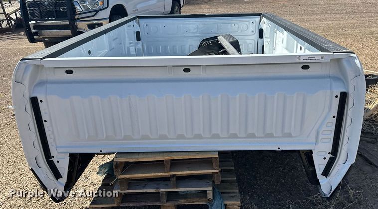 image for item EQ4611 Pickup truck bed