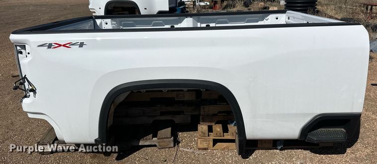 image for item EQ4611 Pickup truck bed