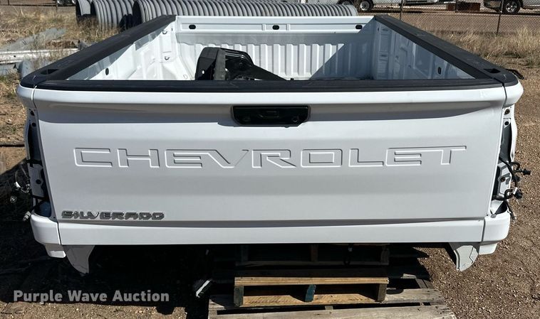 image for item EQ4611 Pickup truck bed