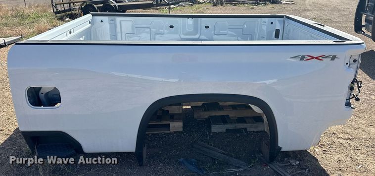 image for item EQ4611 Pickup truck bed