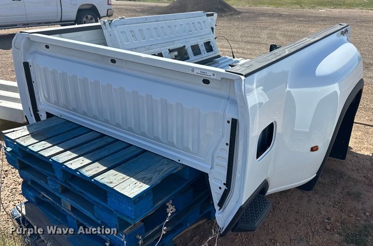 image for item EQ4612 Pickup truck bed