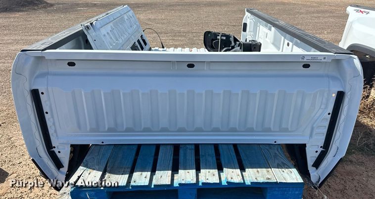 image for item EQ4612 Pickup truck bed