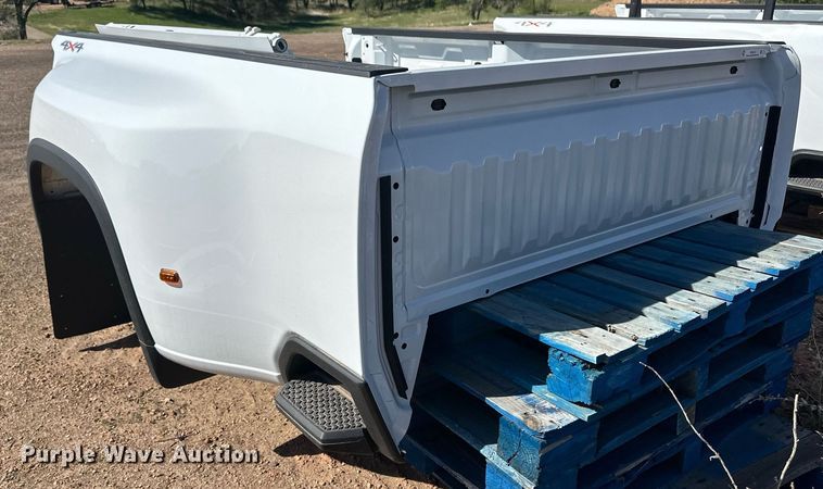 image for item EQ4612 Pickup truck bed