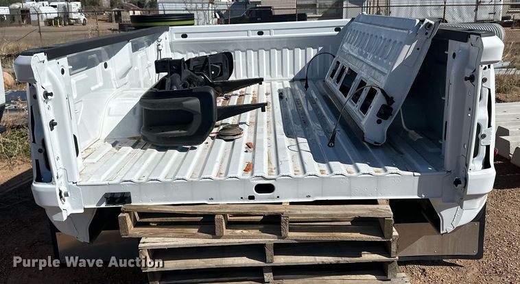 image for item EQ4612 Pickup truck bed