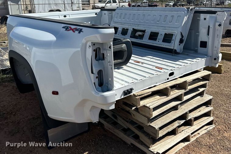 image for item EQ4612 Pickup truck bed