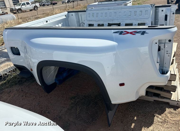 image for item EQ4612 Pickup truck bed