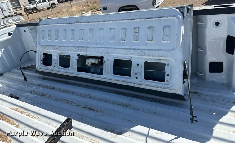 image for item EQ4612 Pickup truck bed