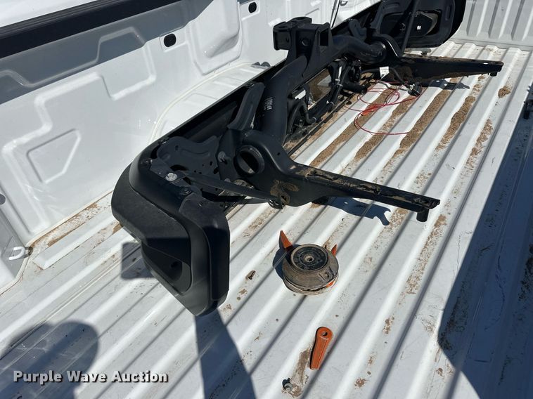 image for item EQ4612 Pickup truck bed