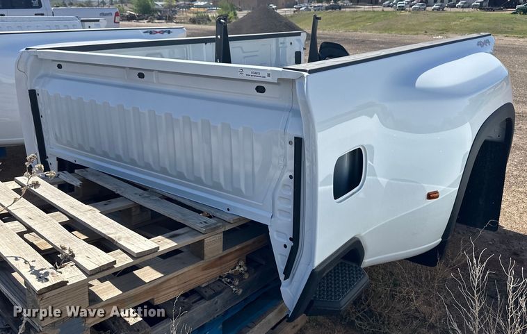 image for item EQ4613 Pickup truck bed