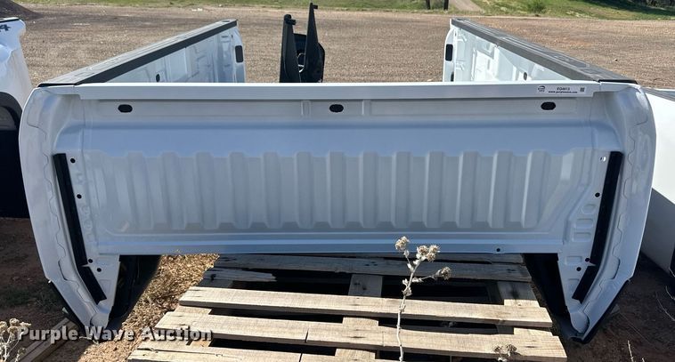 image for item EQ4613 Pickup truck bed