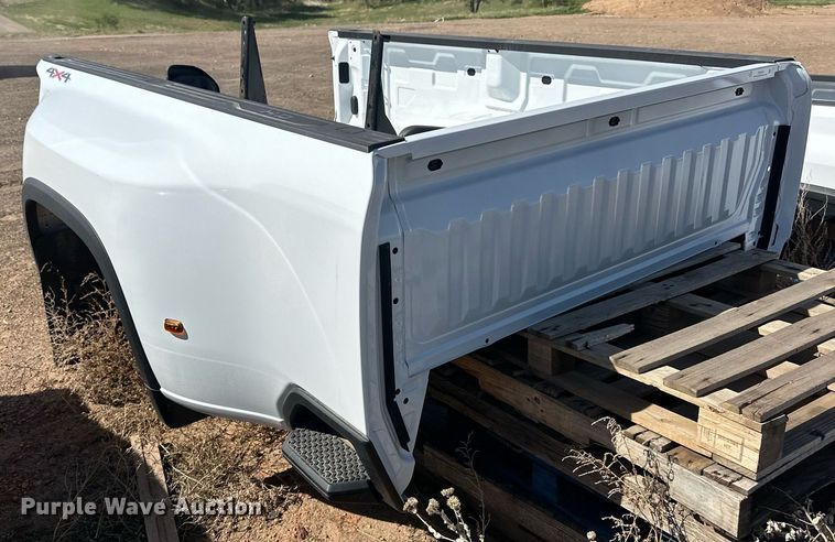 image for item EQ4613 Pickup truck bed