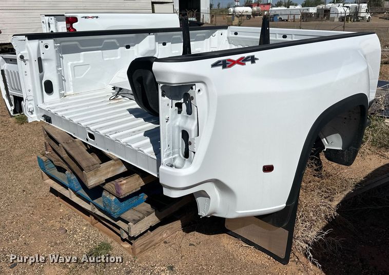 image for item EQ4613 Pickup truck bed