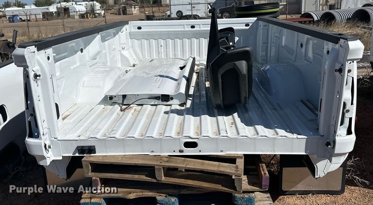 image for item EQ4613 Pickup truck bed