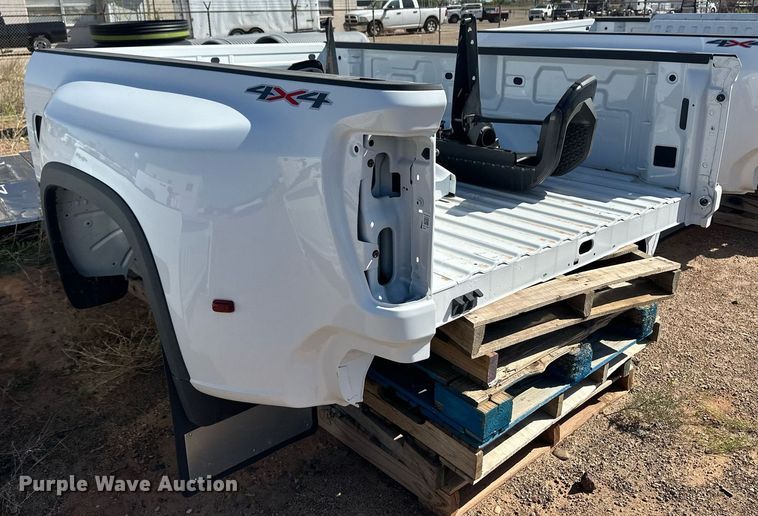 image for item EQ4613 Pickup truck bed