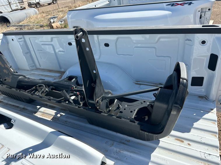 image for item EQ4613 Pickup truck bed