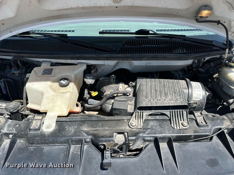 image for item EQ4618 2004 Chevrolet Express 3500 van