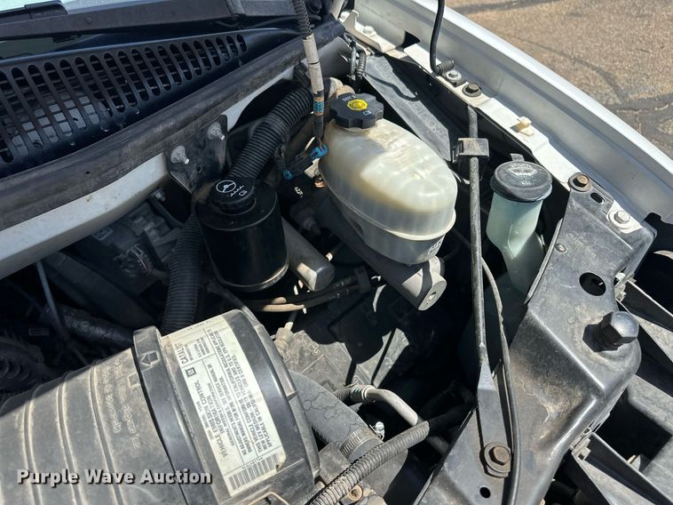 image for item EQ4618 2004 Chevrolet Express 3500 van