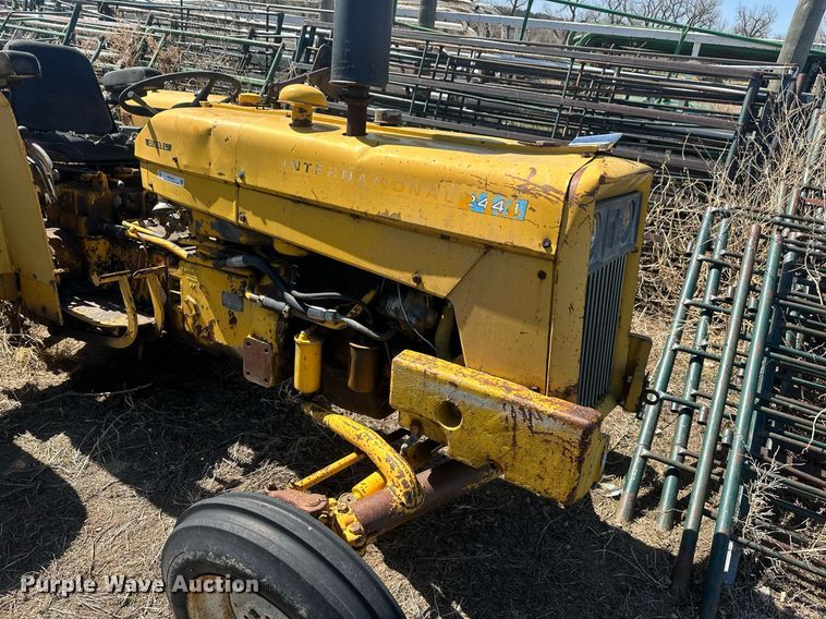 image for item ER5214 International Harvester 2444 tractor