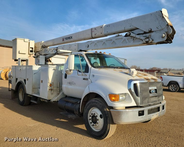 image for item NB9996 2006 Ford F750 Super Duty XL bucket truck