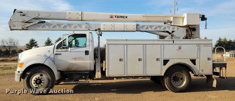 image for item NB9996 2006 Ford F750 Super Duty XL bucket truck