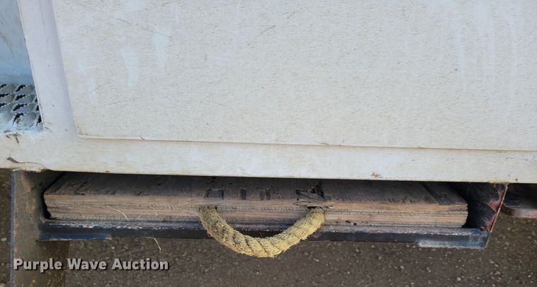 image for item NB9996 2006 Ford F750 Super Duty XL bucket truck