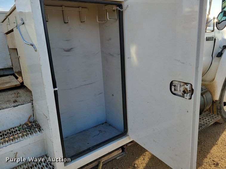 image for item NB9996 2006 Ford F750 Super Duty XL bucket truck