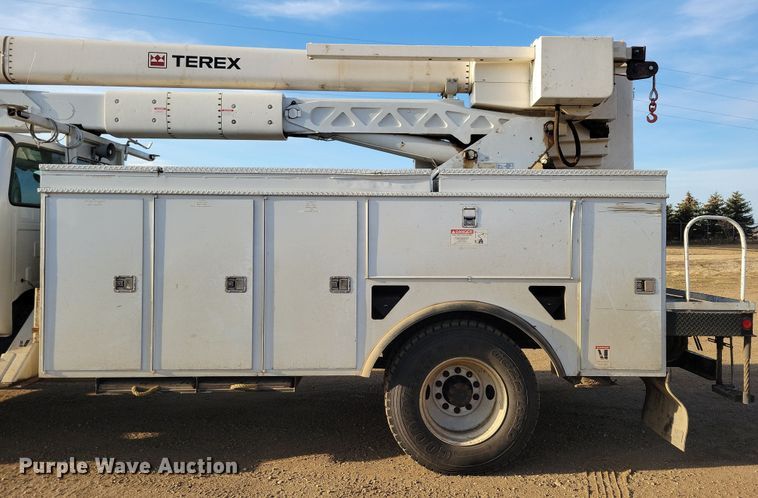 image for item NB9996 2006 Ford F750 Super Duty XL bucket truck