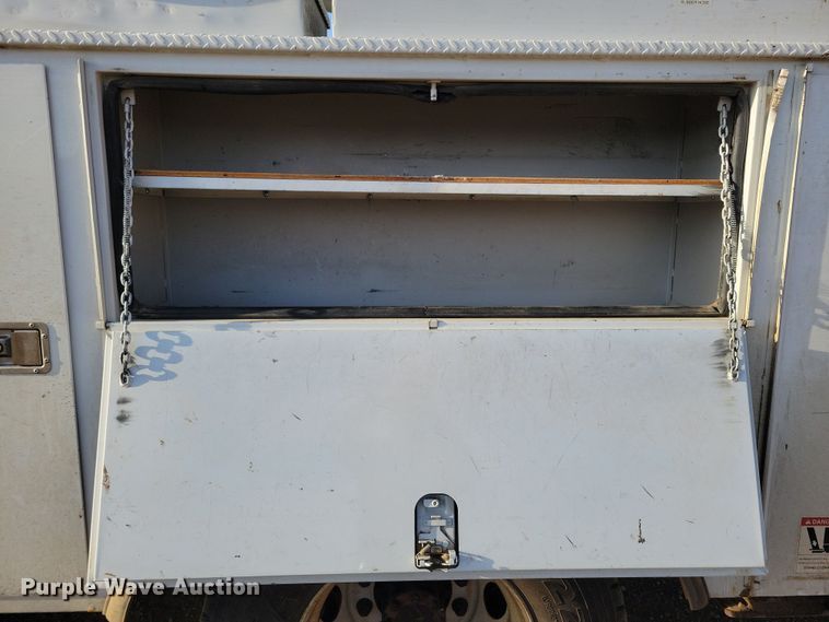 image for item NB9996 2006 Ford F750 Super Duty XL bucket truck