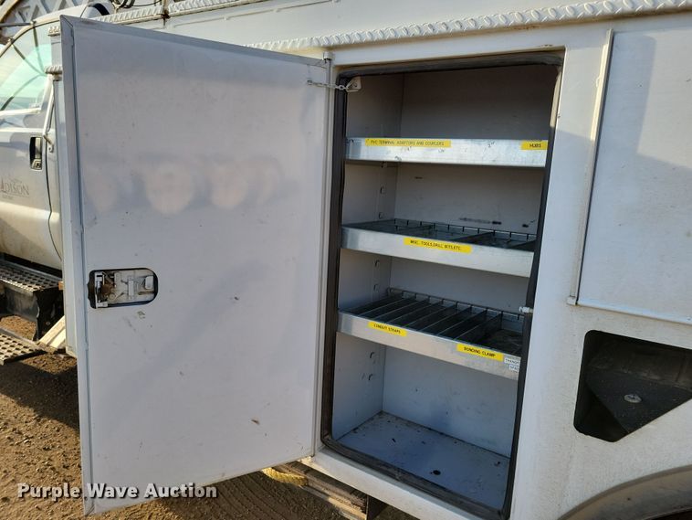 image for item NB9996 2006 Ford F750 Super Duty XL bucket truck