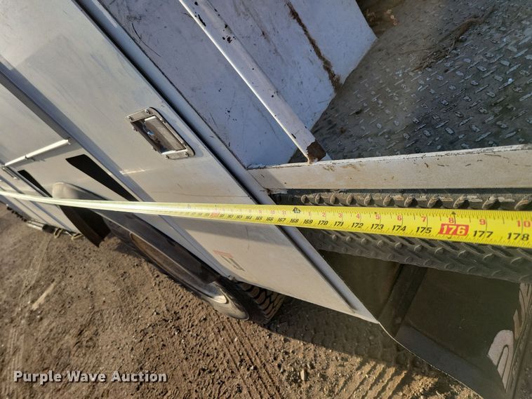 image for item NB9996 2006 Ford F750 Super Duty XL bucket truck