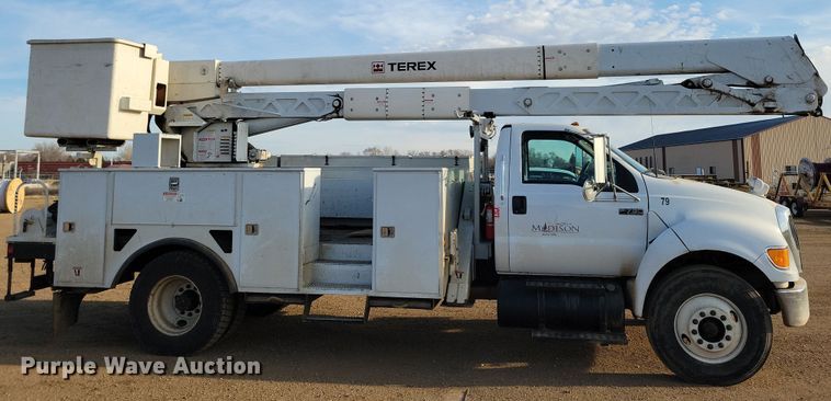 image for item NB9996 2006 Ford F750 Super Duty XL bucket truck