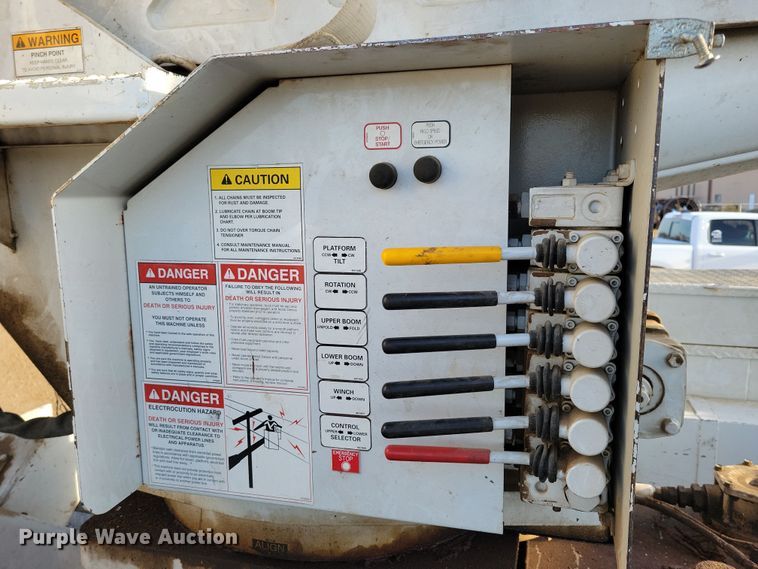 image for item NB9996 2006 Ford F750 Super Duty XL bucket truck