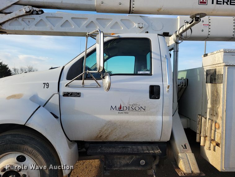 image for item NB9996 2006 Ford F750 Super Duty XL bucket truck