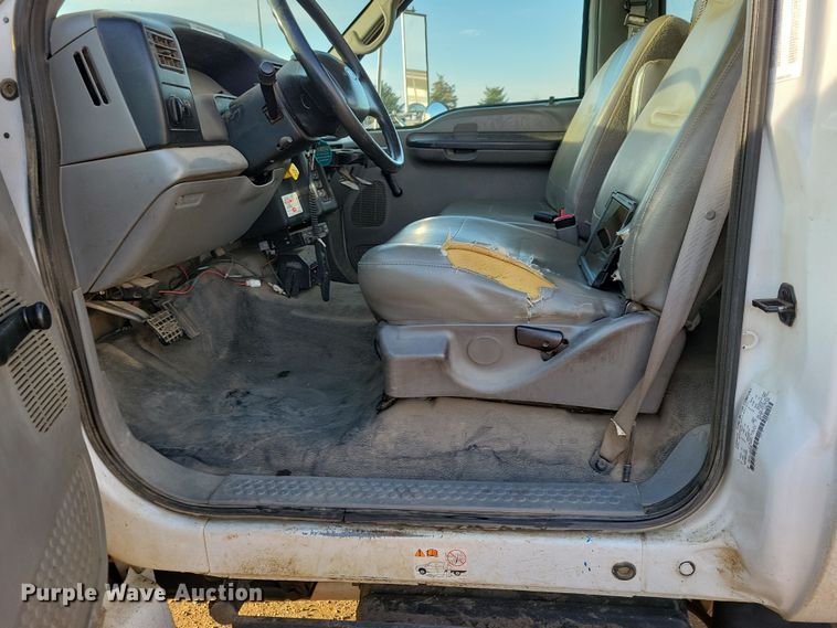 image for item NB9996 2006 Ford F750 Super Duty XL bucket truck